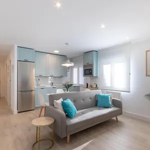 Precioso Y Recién Reformado Junto Al Metro Apartamento